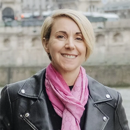 Photograph of Lynn Cary smiling